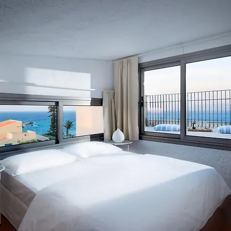 Almyra Seaside Villa With Private Pool - Sleeps 9 * Hersonissos (Crete)