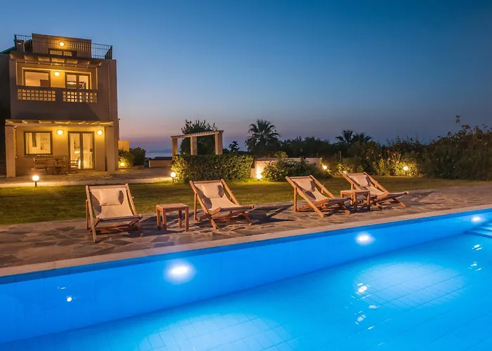 Vakantiehuis Almyra Seaside With Private Pool - Sleeps 9 *