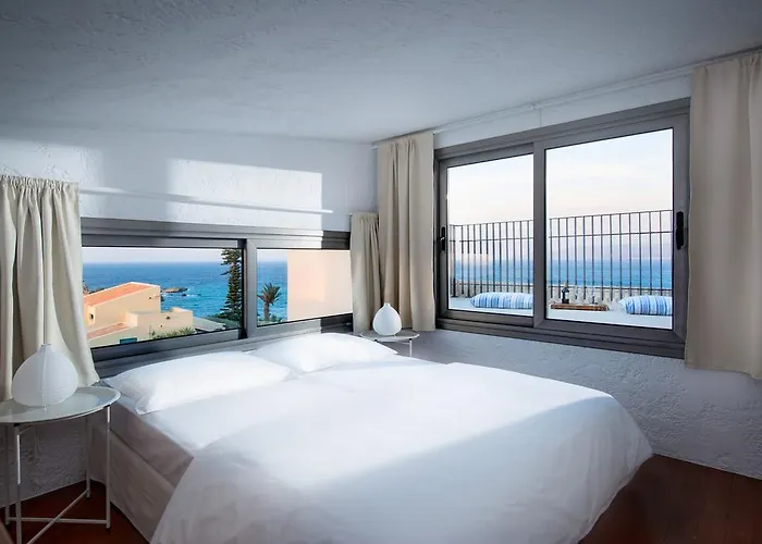 Almyra Seaside With Private Pool - Sleeps 9 * Chersonissos