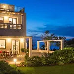 Almyra Seaside With Private Pool - Sleeps 9 Feriehus *