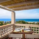 Σπίτι διακοπών Almyra Seaside With Private Pool - Sleeps 9