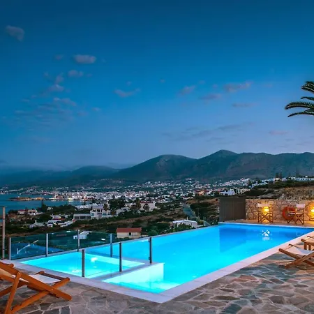 Almyra Seaside With Private Pool - Sleeps 9 Vakantiehuis *