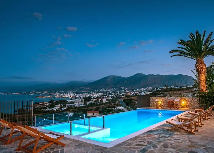 Almyra Seaside With Private Pool - Sleeps 9 בית נופש *