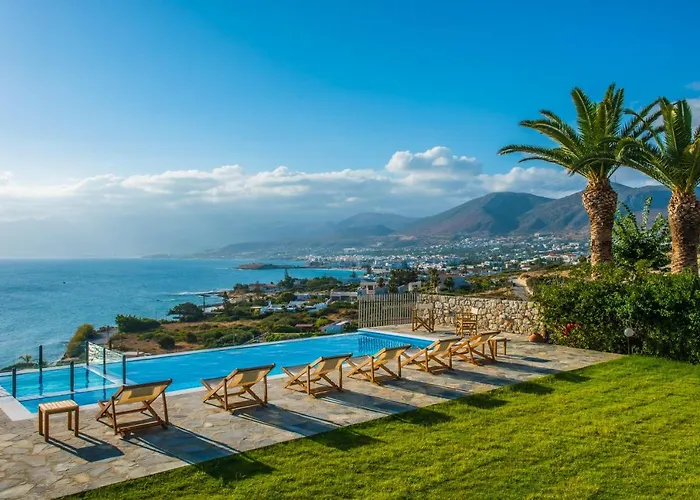 Almyra Seaside With Private Pool - Sleeps 9 בית נופש *