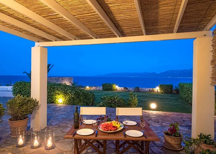 Almyra Seaside With Private Pool - Sleeps 9 הרסוניסוס