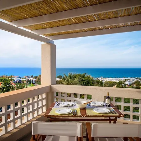 بيت للعطل Almyra Seaside With Private Pool - Sleeps 9
