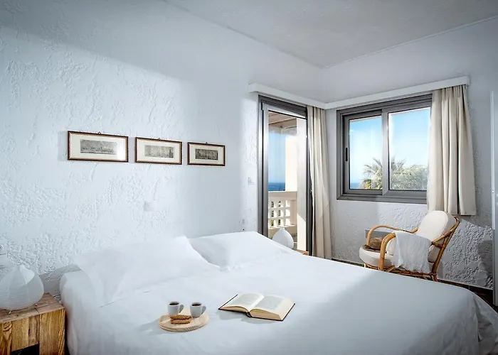 Almyra Seaside With Private Pool - Sleeps 9 *